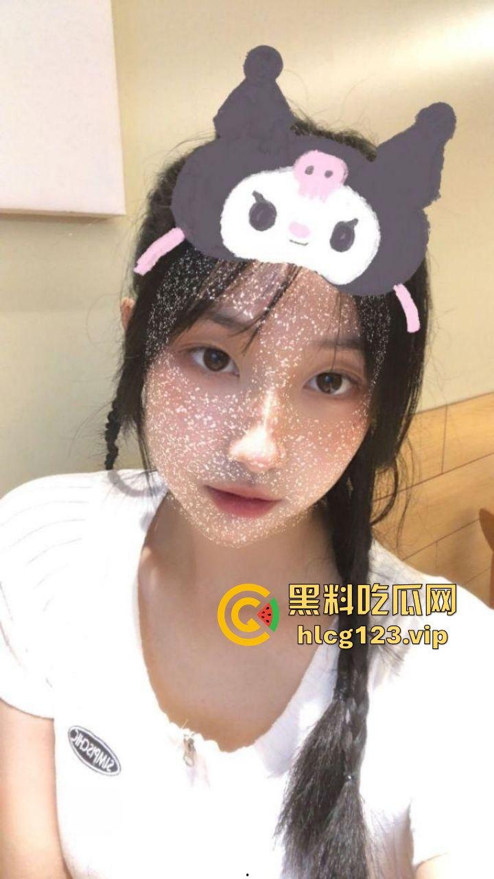 武大极品校花【董琪琪】不幸被渣男泄密，清纯外表下藏着啥？毛都剃得干干净净！-5