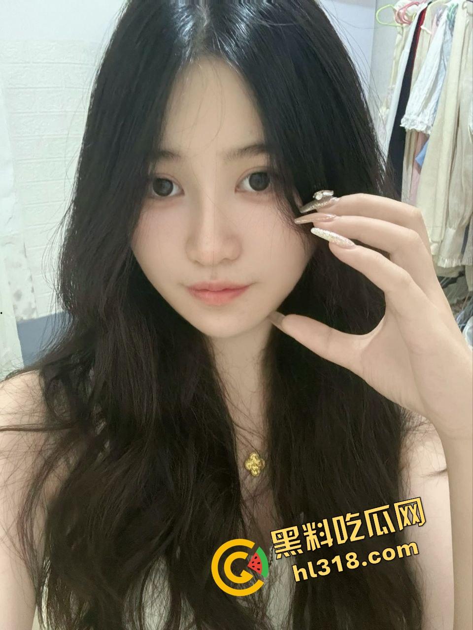 推特『LuckyDog7』巨乳蜂腰肥臀白虎妹，亲手调教成专属炮架，骚逼只为迎接主人的精液！-3