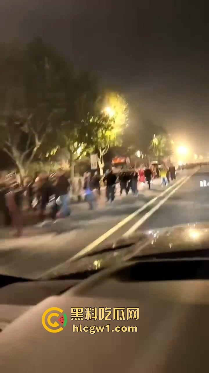 浙江义乌南山区地毯式搜索凶手！群众瑟瑟发抖，警方封锁整片山林！-6