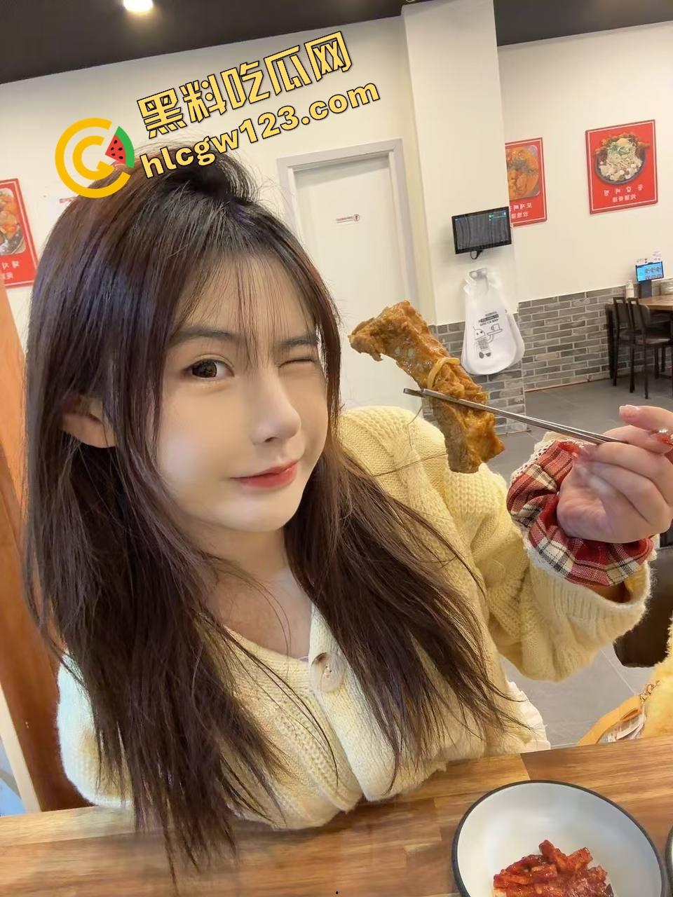 大学聚会喝出一夜情，昔日班花五瓶啤酒喝断片，直接带走去开房，乖乖戴套套上就开搞！-1