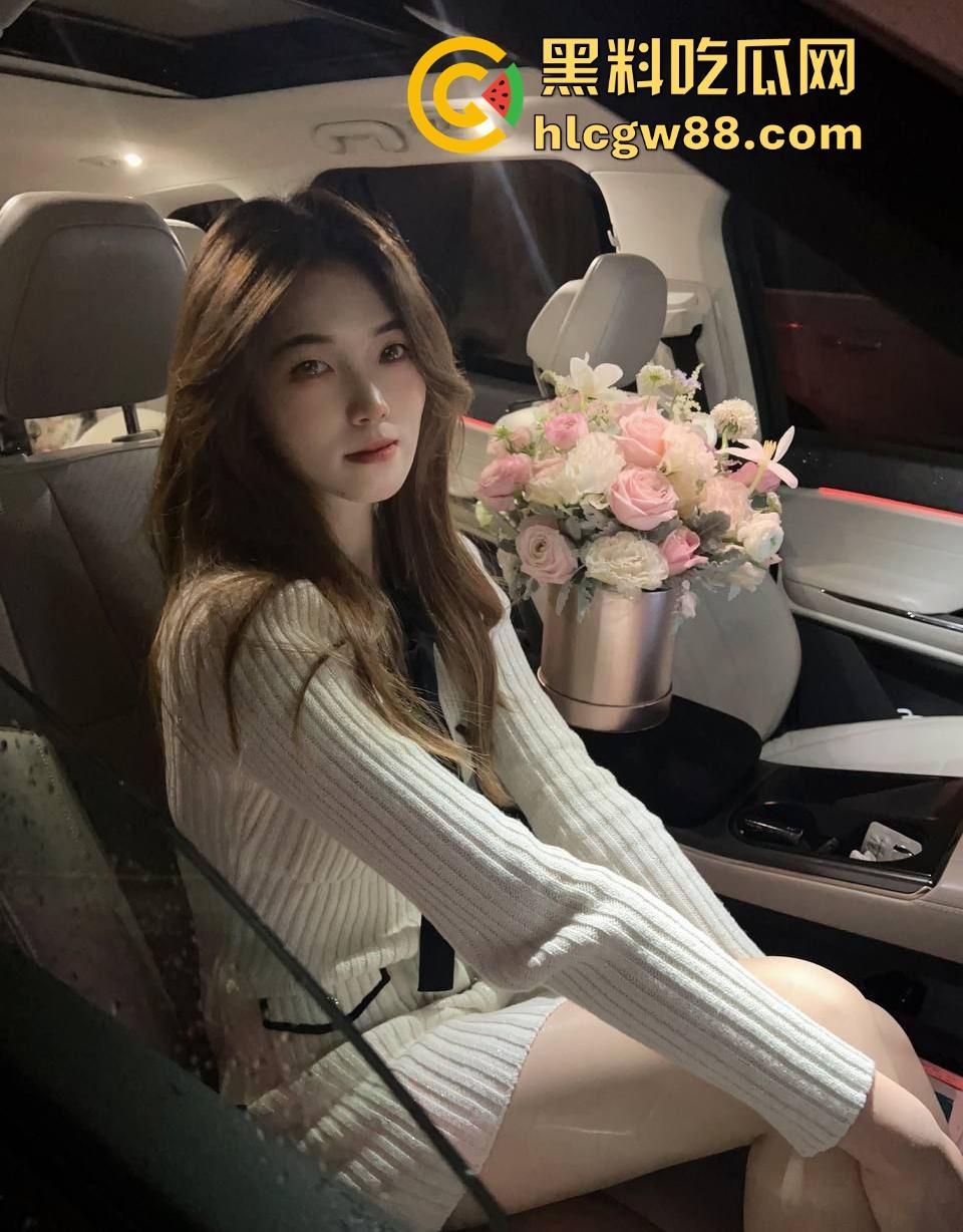 极品高颜值小母狗【黎欢欢】在高级私人餐厅玩露出 粉嫩的奶头 吃着主人的鸡吧，内容炸裂！-2