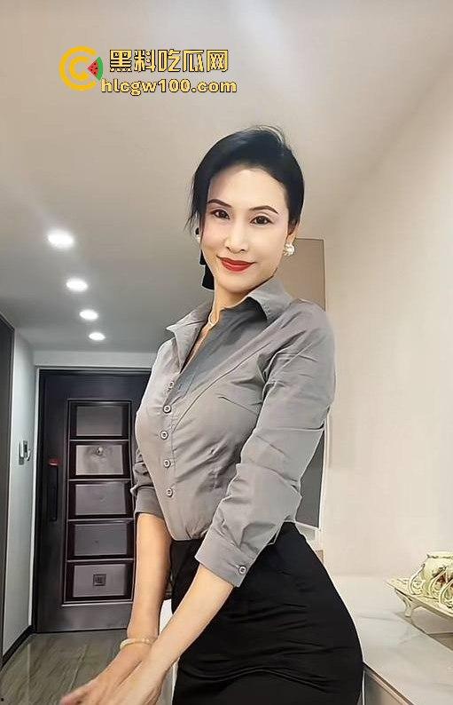 抖音成熟御姐【魔都女人俗称魔女】不良视频曝光,极品尤物风情万种啪啪漏奶,成熟女人的魅力太吸引人了!-9