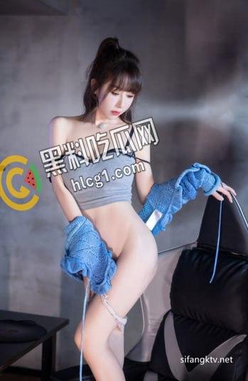 秀人网嫩模 白笑笑 助力电竞高质量私拍!全裸漏奶子漏鲍 网吧脱光光写真 好骚啊!-9