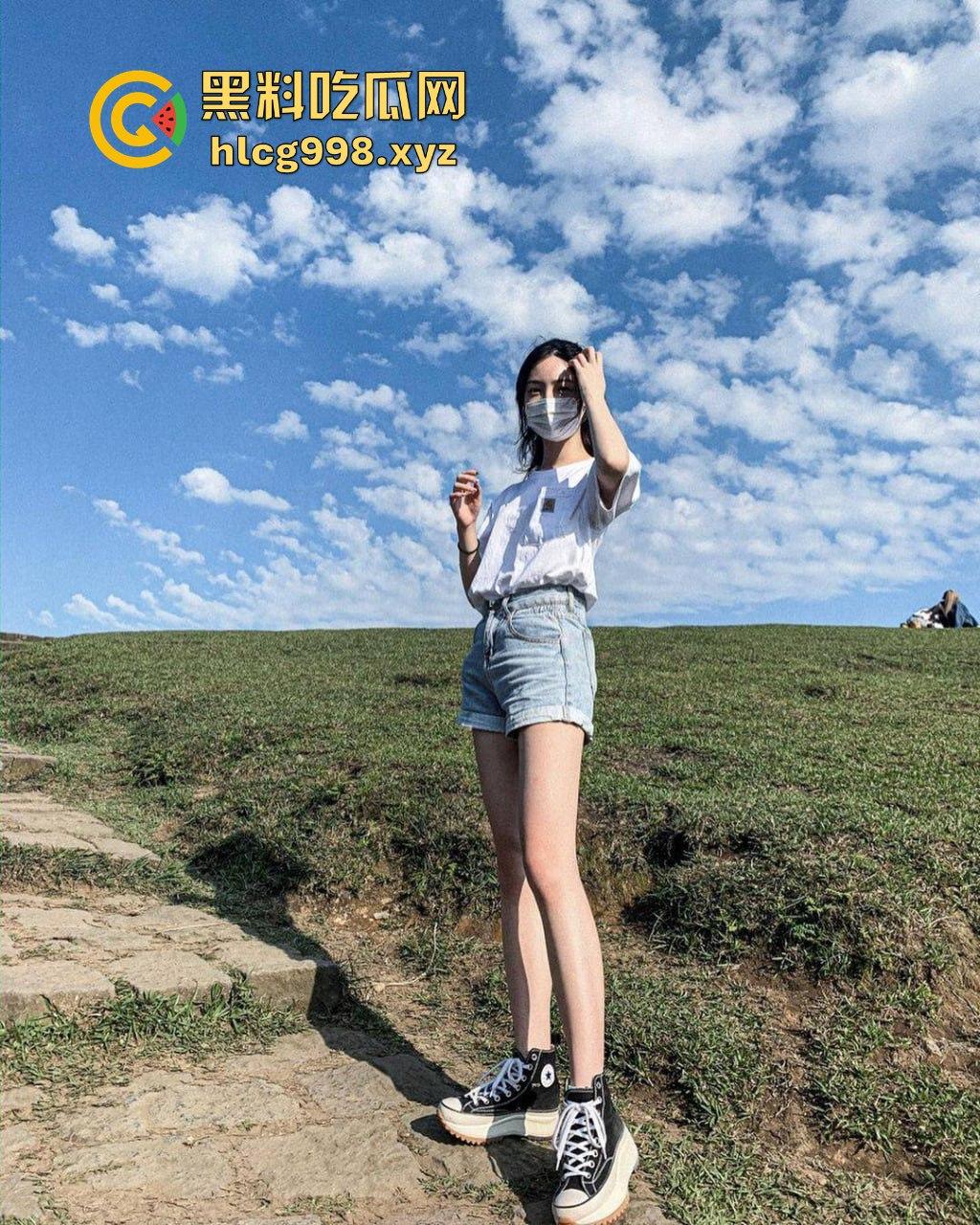 台湾模特【汪淼】骚气十足!情趣内衣轮着换,大长腿让老公天天交公粮撑不住!-2