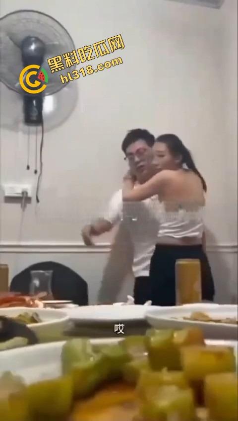 同学聚会惊现大奶初恋白月光,喝多非要炫耀胸大还强行舌吻,老公在家打游戏,这波到底谁才是现任?-2