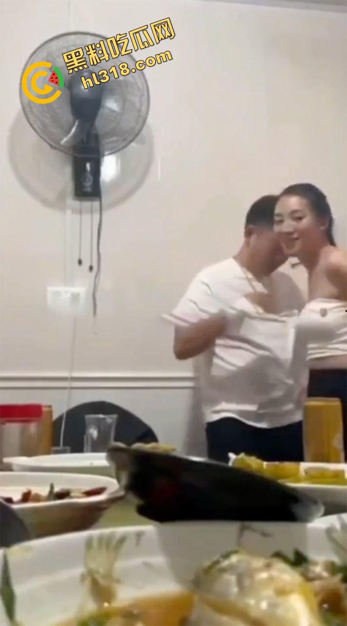 同学聚会惊现大奶初恋白月光,喝多非要炫耀胸大还强行舌吻,老公在家打游戏,这波到底谁才是现任?-10