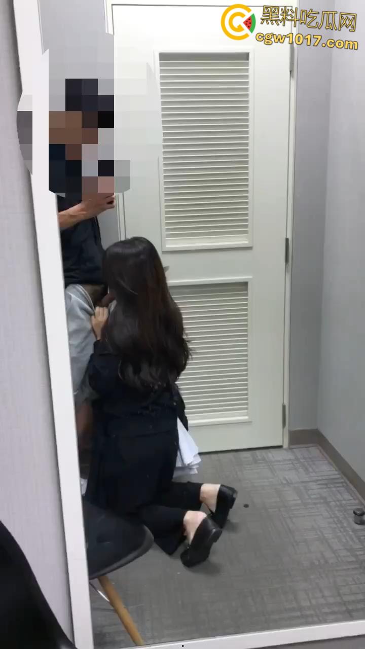 真实情侣露脸自拍,极品小女友情趣装与男友对镜后入,上位骑乘疯狂摆臀,被扛腿爆操表情超淫!-4