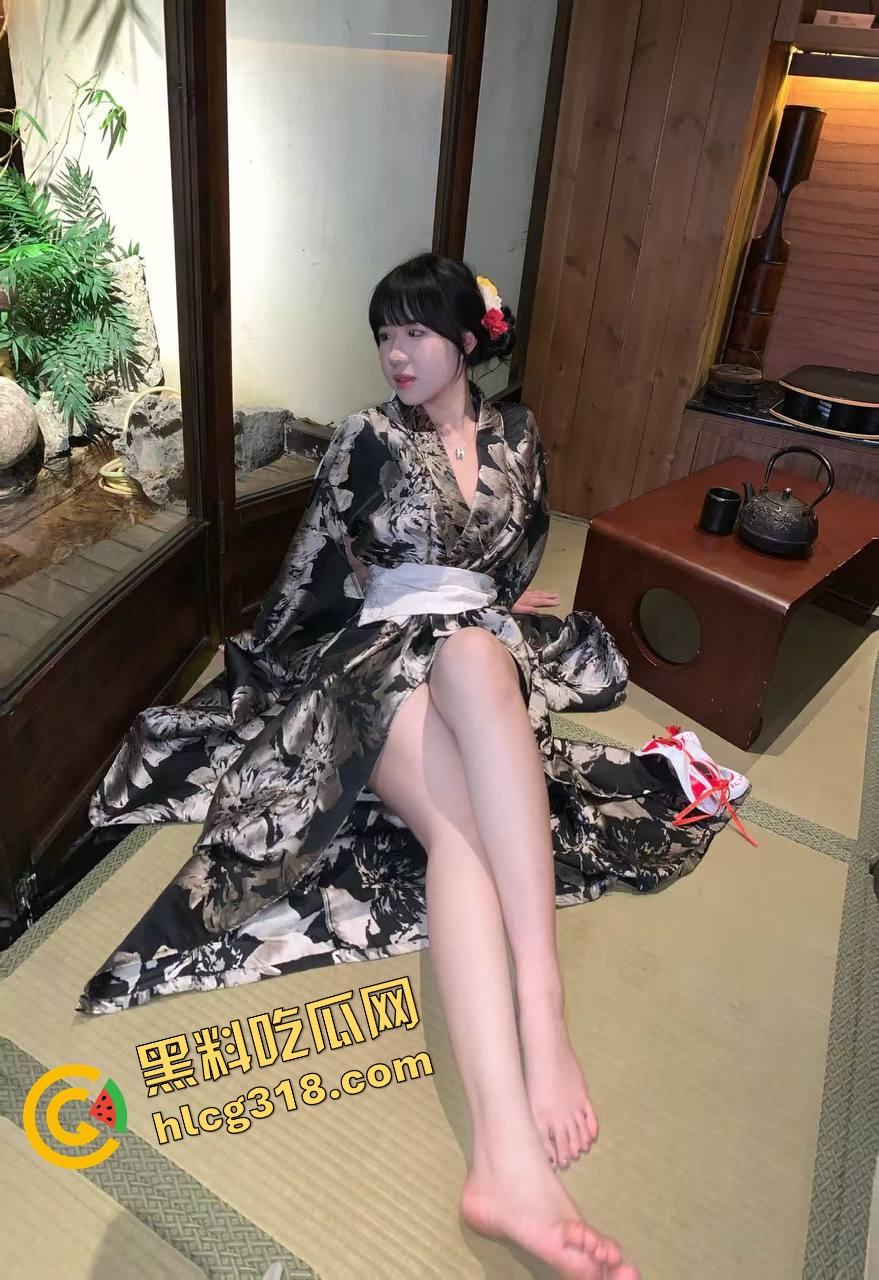 少妇大战硬不起来的弹力牛子，全程像在玩充气面条，玩了一整晚愣是没插进去，橡胶果实附体也太离谱了！-3