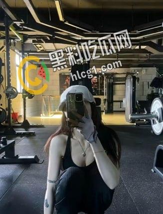 白金泄密真实健身达人 有纹身验明正身 被土豪带到五星级酒店自己的豪宅露脸啪啪性爱！-2