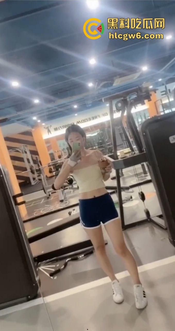 江苏绿帽癖朋友笔记本意外曝光私密性爱视频！老婆在床上大尺度回应他换人也行，朋友关系铁到不知如何下手！-6