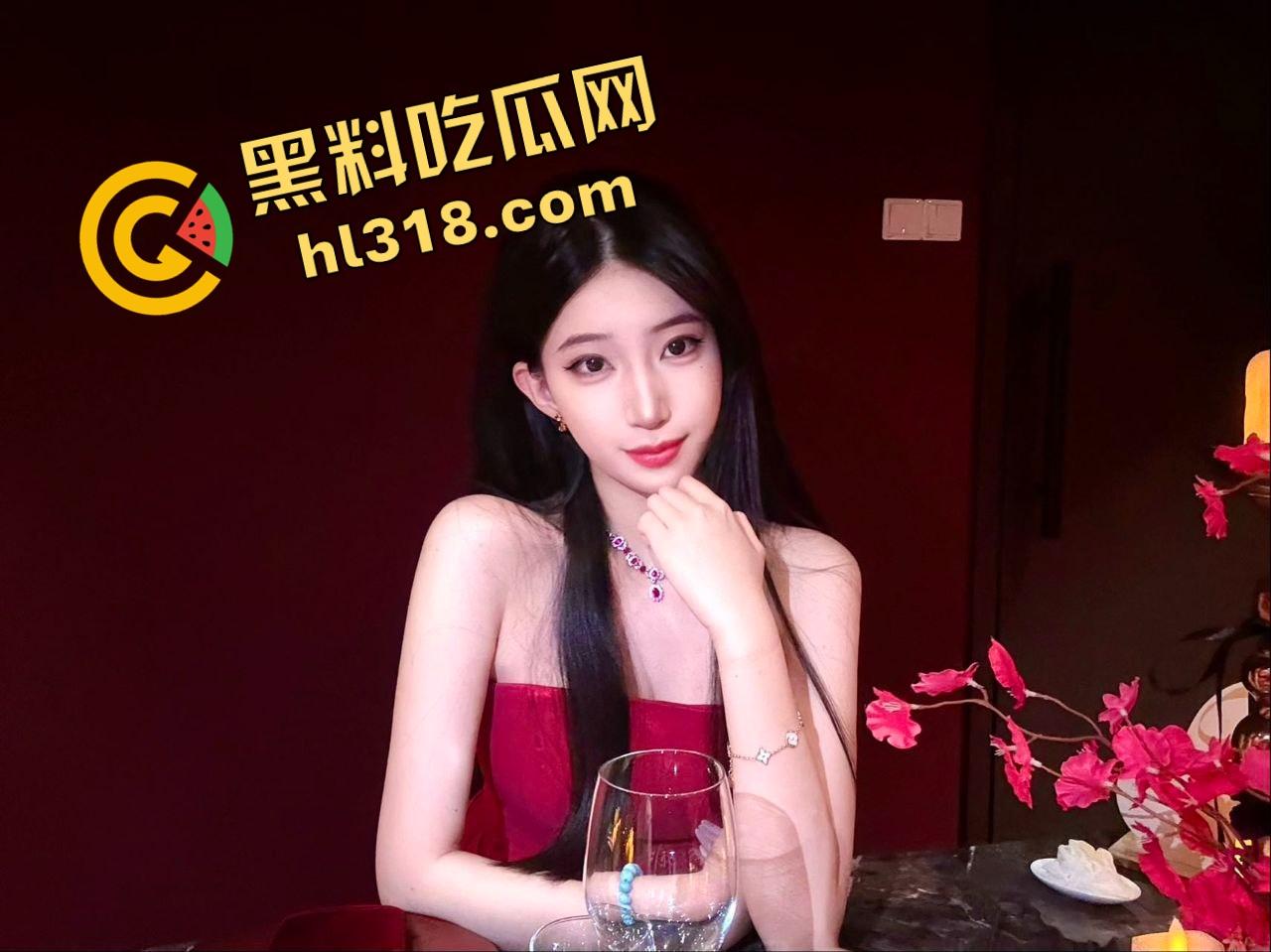 海角社区爆料隔壁小嫂子少妇太会玩了，打着借酱油的名义跑来，结果被我操到腿软口爆！-8