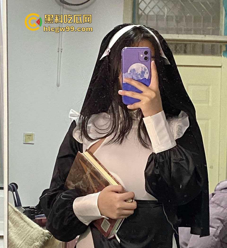 泉州经贸职业技术学院【刘思思】反差母狗发情自慰，只要宿舍没人的时候就是拍视频自慰的时候！-3