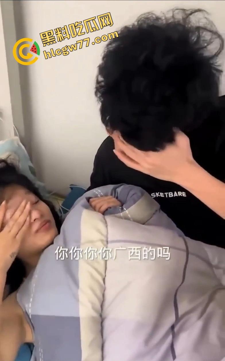 广西老表真会玩，带女友宿舍开车，下铺抱操缠成一团，上铺兄弟瑟瑟发抖快抑郁了！-7