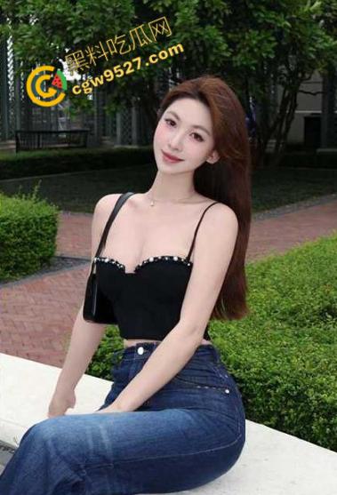 海角乱伦大神自拍！妈妈的丰乳肥臀 被隔壁张叔操完后，我接着后入爆操，老妈爽到极致！-1