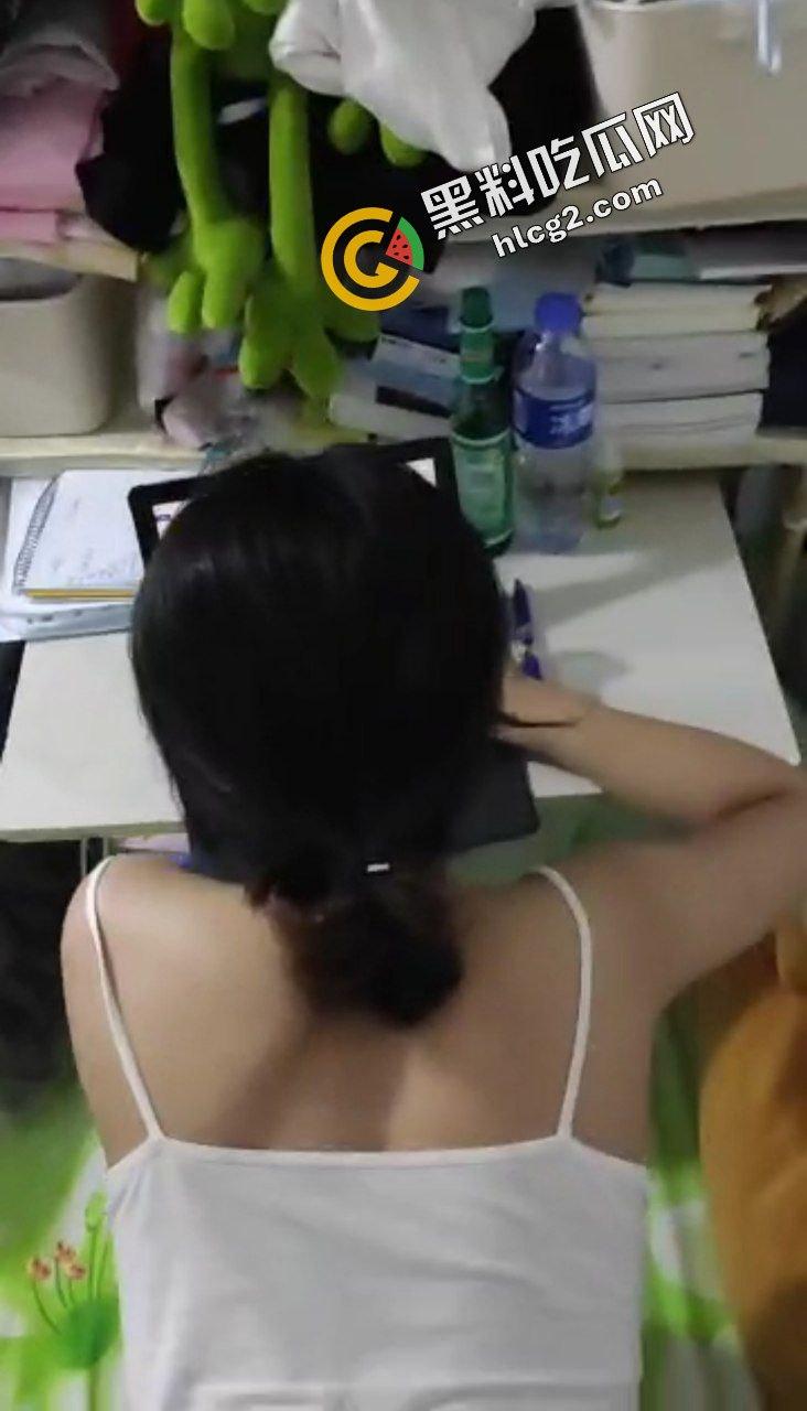 后入大合集第二弹！后入爆操各种极品嫩妹骚逼 撸点满满！-1