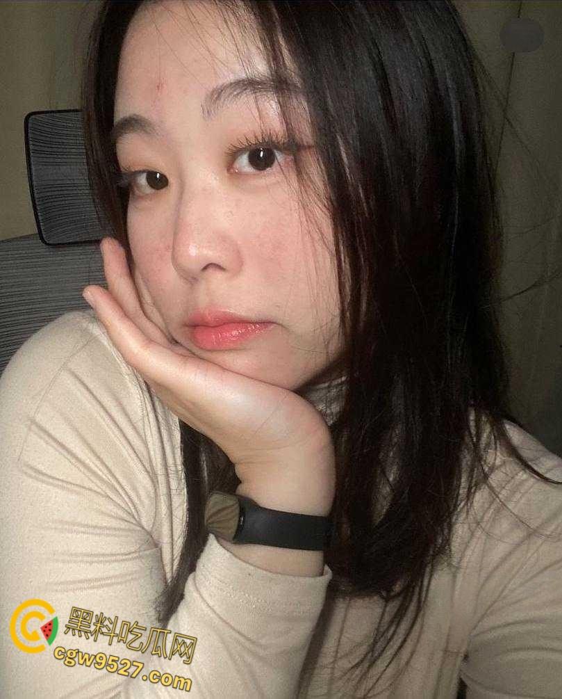 福建师范大学音乐系【叶欣怡】，专约高端局，普通渣男看不上要约就约网红，这大奶子梦中炮架啊!-2