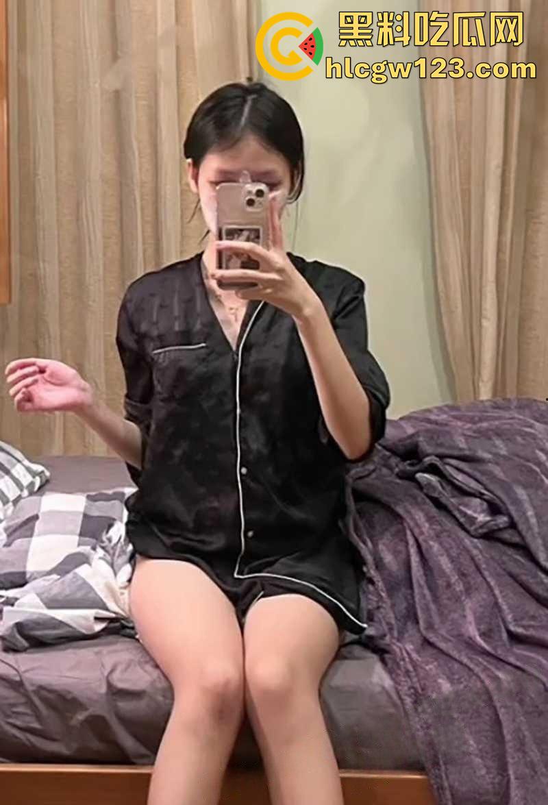 顶级颜值长腿尤物【郭蔓琳】,湖南长沙职业技术学院校花,私下竟是小骚奴,这脸蛋太诱人了!-2