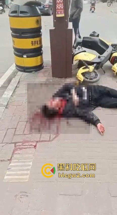 湖南江华职中生与二中生为争女友当街一剑封喉！感情纠葛演成命案，抢救无效死亡-7