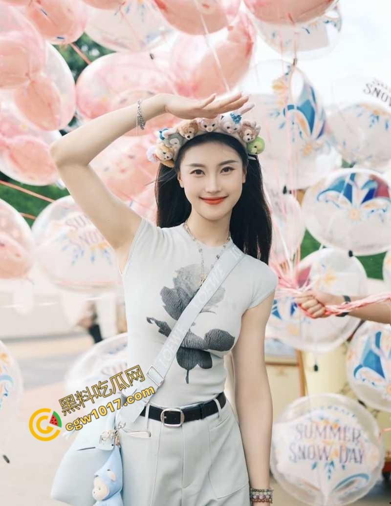 广东舞蹈老师【孙忆梦】万圣节惊爆！女神被秘密调教，全裸舔屌舔肛，摇奶颜射，尽显小母狗风骚！-16