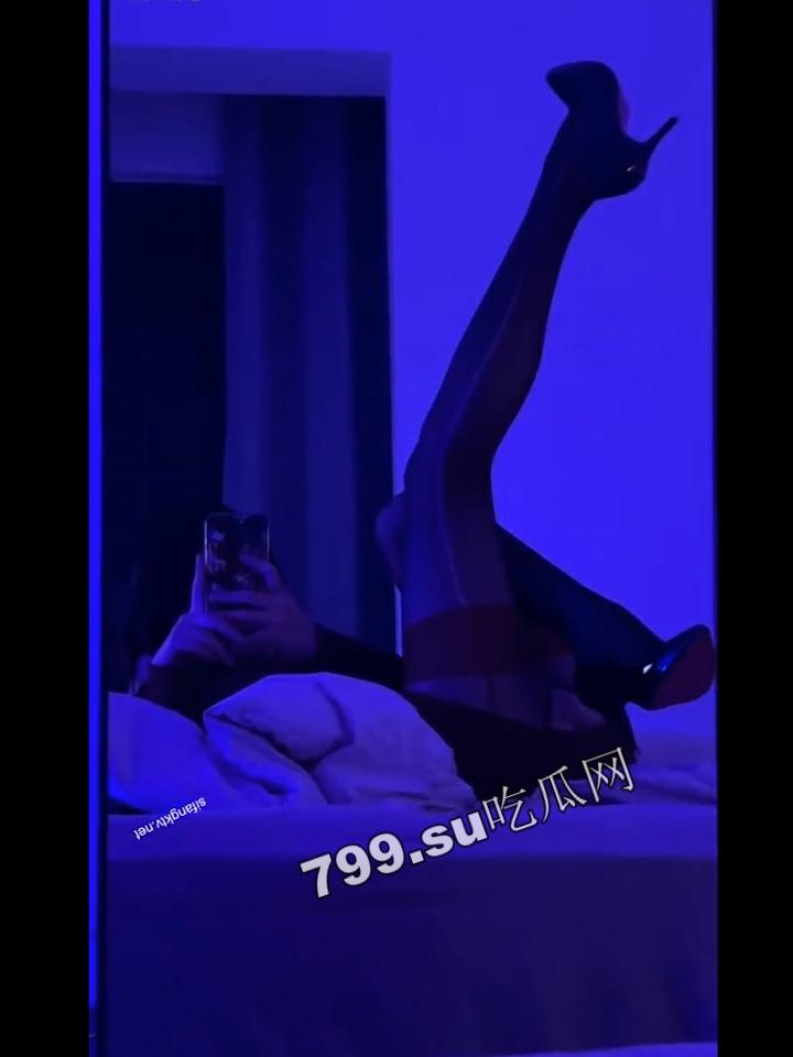 推特网红 清纯反差婊「杭州妹妹」露脸很清纯 让人很惊艳 啪啪视频福利甄选-10