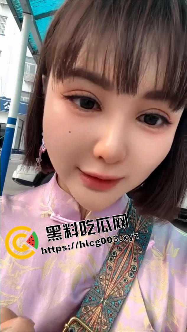 共享单车纹身裸女原视频!骑着车衣服就脱光了 本人事后发声将起诉拍摄视频者 怕不是炒作吧-4