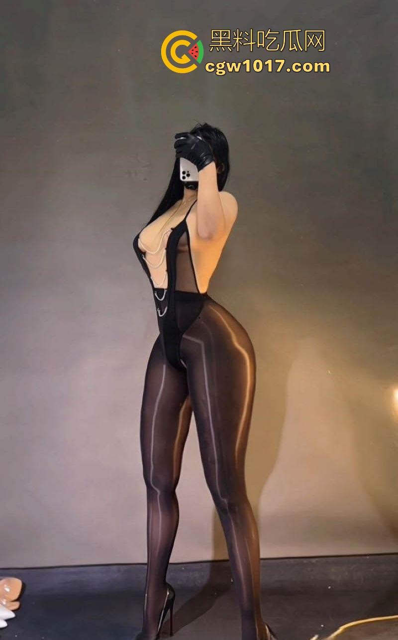 快手巨乳御姐【三撕后刑】表面丝袜美腿舞姿撩人,谁知私下是巨乳肥臀反差婊!丝袜撕裂肥臀狂摇,双人啪啪内射 。-3