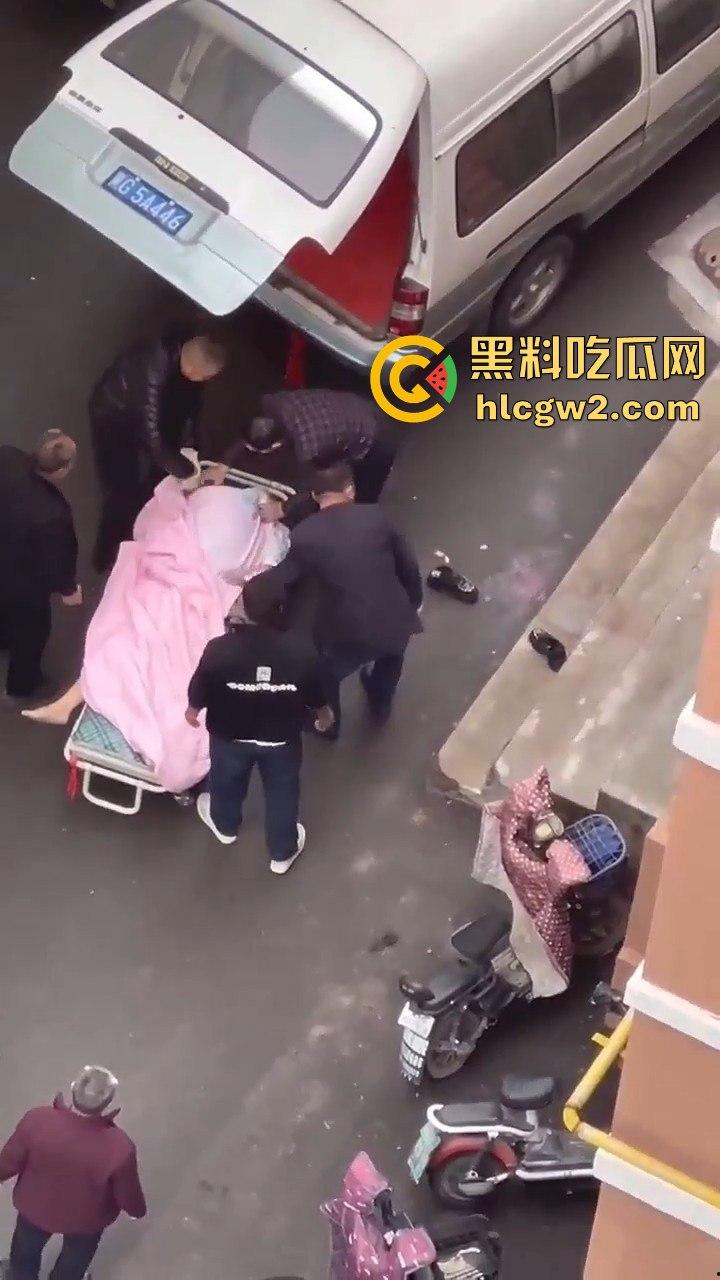 郑州男子跳楼惨烈收场,脑袋撞窗沿直接分离,场面堪比关公斩华雄!-6