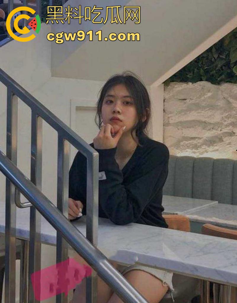 广东外语外贸大学，177cm校花女神【程怡萱】，背着男友做伴游，和富二代共度难忘假日，吃鸡技术熟练的让人心疼！-4