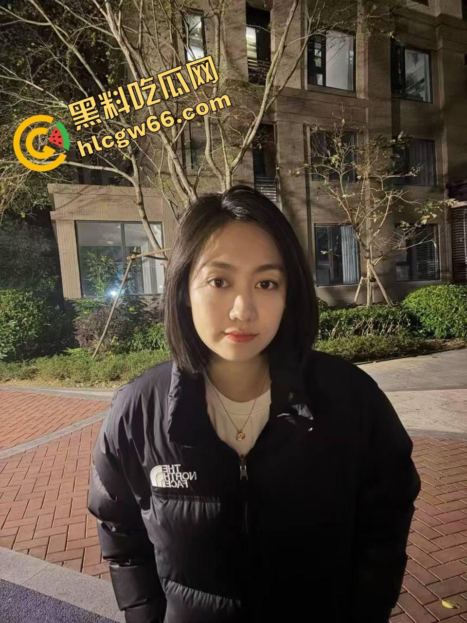 海角乱伦猛男强操哺乳期嫂子禁忌偷情，情趣套装嫩躯被3P干到嗓子哑，小侄子感冒关家里这浪货还敢浪！-3