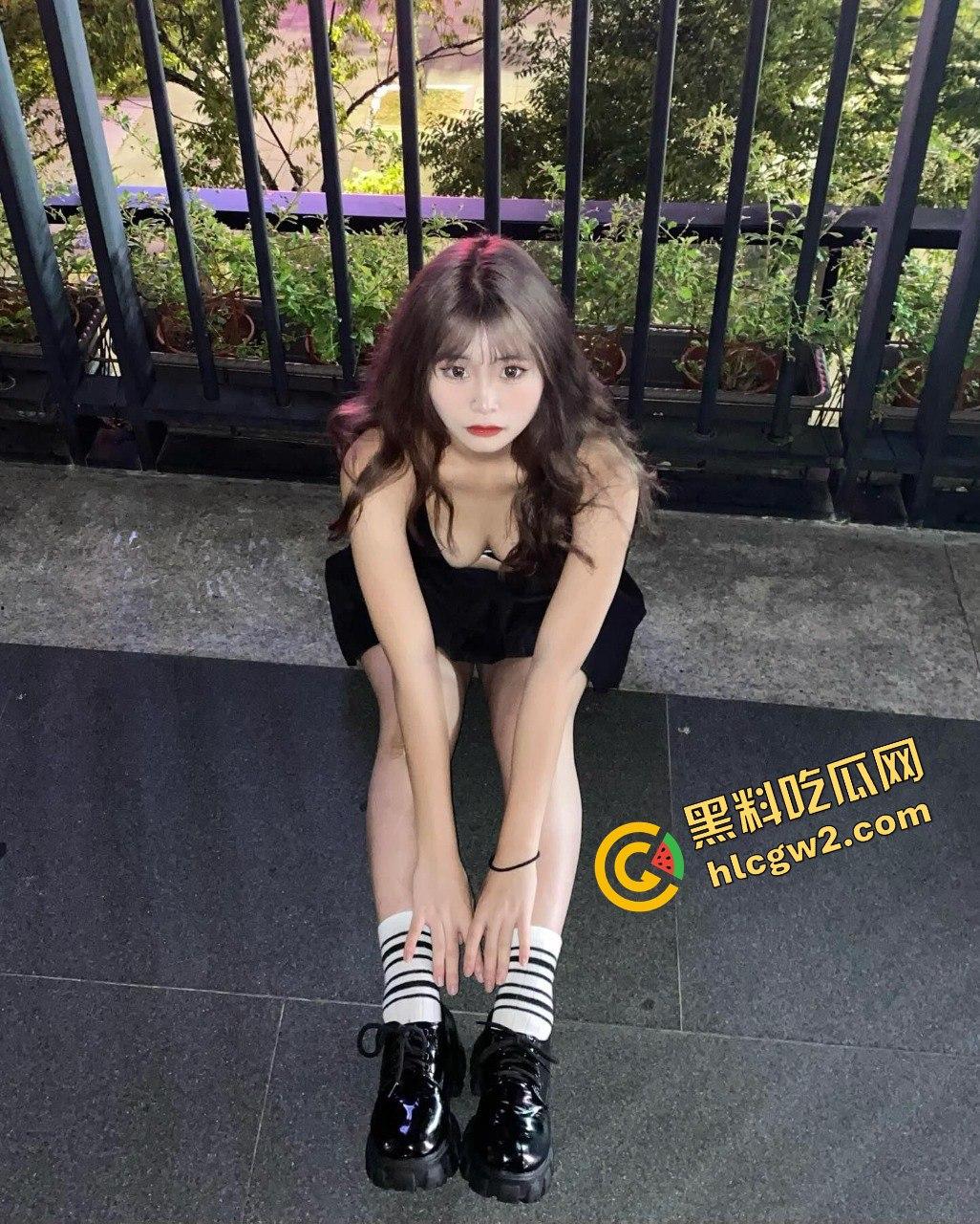 四川传媒学院舞蹈系大三骚鸡『吴亭倩』和社会男友掐脖性爱！口爱很认真 独家流出！-3