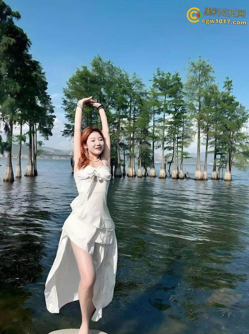 高颜值学姐饥渴难耐,不穿内裤被按在办公桌狂操!抠逼调教爽到高潮喷水,椅子上后入内射浪叫不停!-3