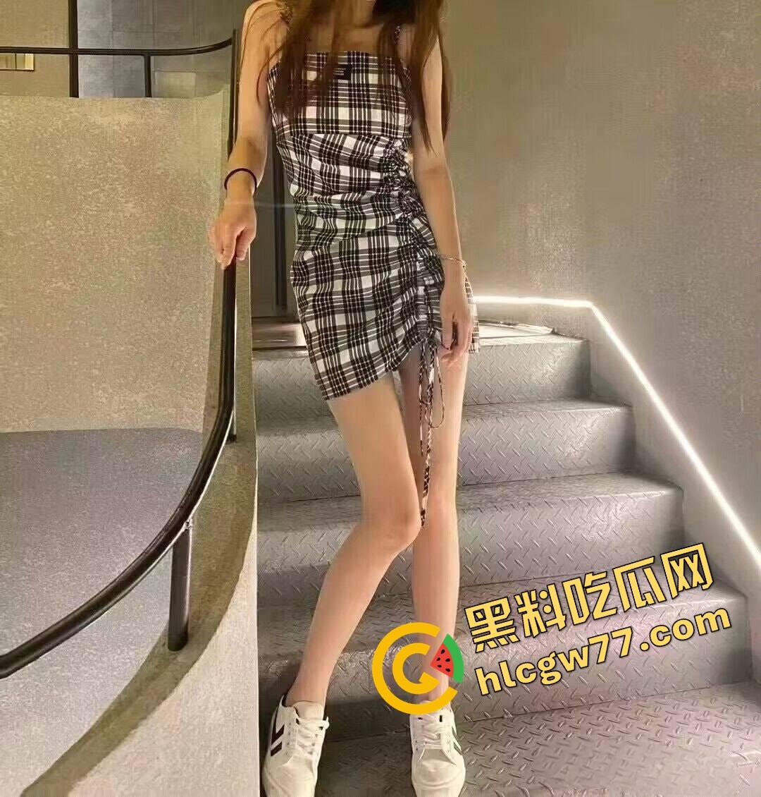 保定学院南校区高颜值女学姐【宋悦】给金主舔棒观音坐莲被干爆  舔狗全员破防！-6