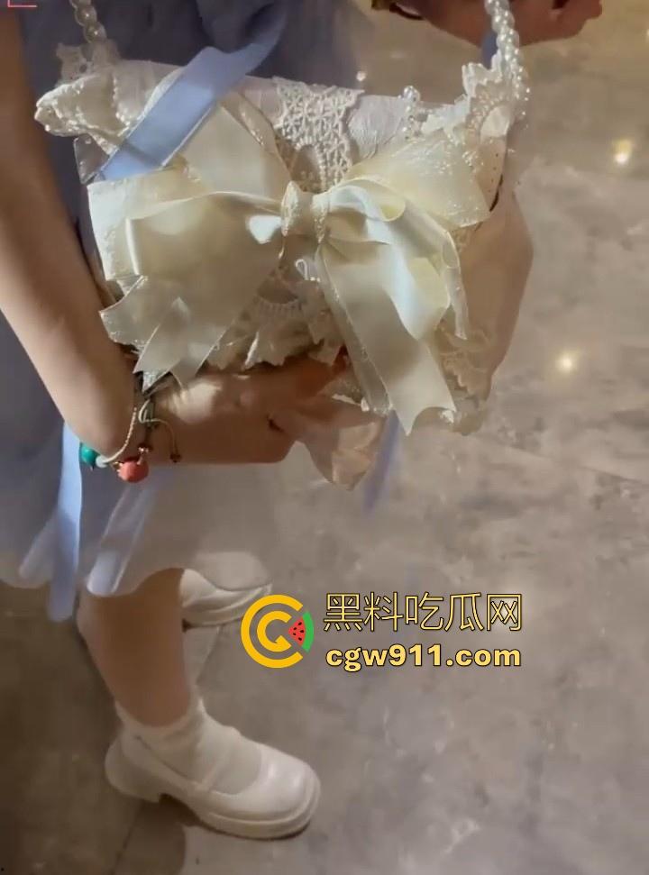 约炮清纯白丝洛丽塔学妹,纤纤美腿玲珑身段,白皙皮肤粉嫩乳头娇艳欲滴,坚持不了多久就得全射进去!-4