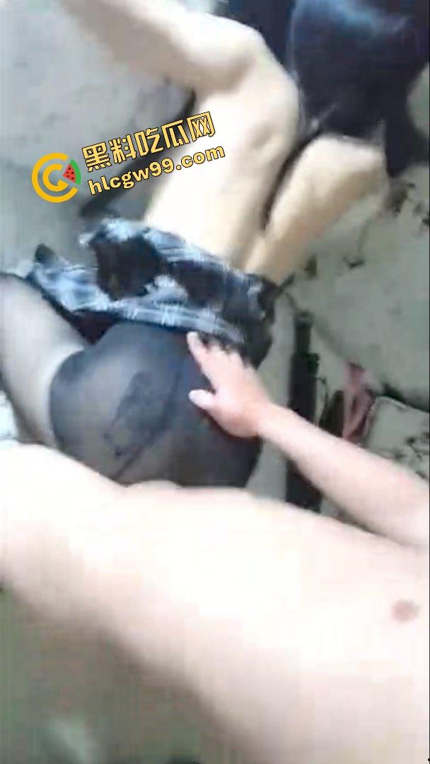 抖音抽象黑丝JK妹骚逼【绝情猛女雯】玩抽象玩到大哥胯下当母狗，穿各种情趣丝袜淫荡打炮！惨遭外泄独家曝光！-7