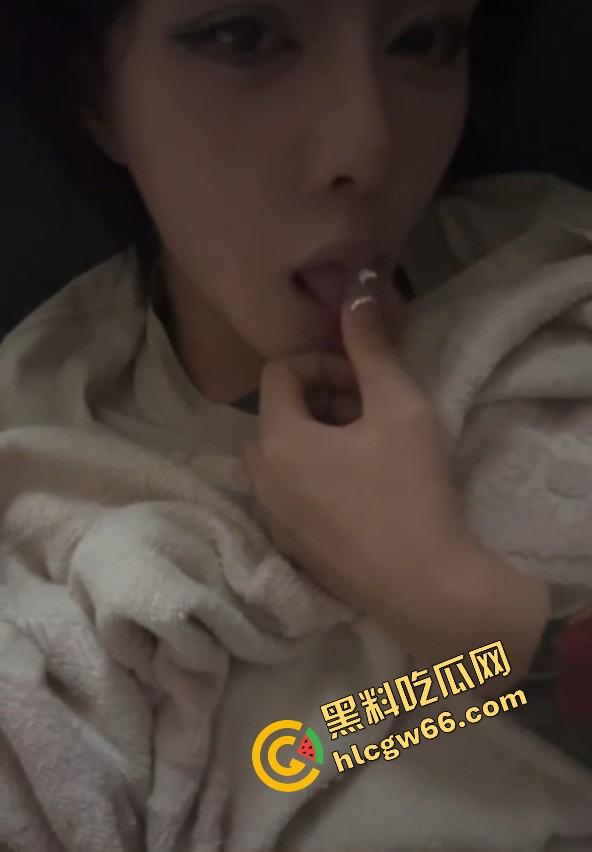 天津吸毒女王『小雨』身份曝光 卖逼上瘾当M母狗吸毒直播啪啪两开花 原来是她！-7