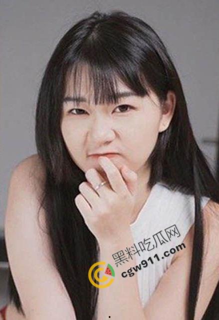 台湾网红【魏乔安】最新大尺度剧情福利！女大学生租屋性爱直播，口交足交69式调情，无套狂操呻吟震天！-3