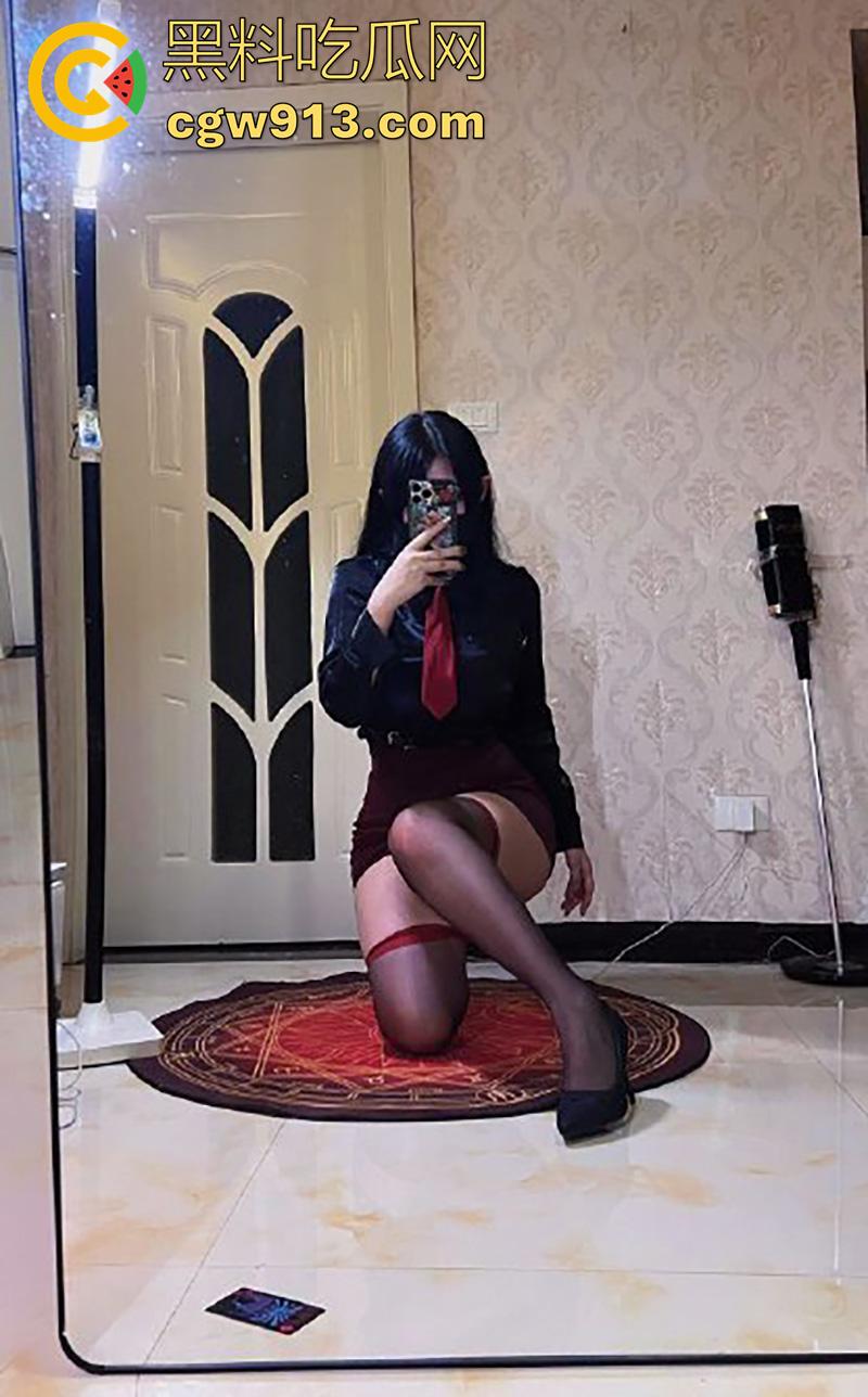 酒吧捡尸极品网红【人造18号】,贵阳三洞齐开骚逼,酒吧厕所公园都被操过,还乱伦表弟,被其兄弟捡尸爆操!-8