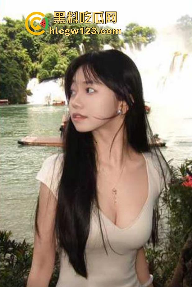 抖音10万粉丝小网红【草莓宝宝】露点福利流出 JK齐逼短裙热舞 腾讯视频裸聊大放送!-4