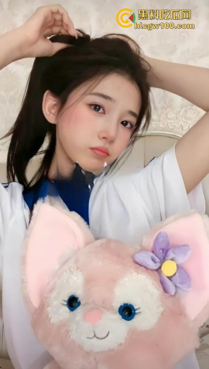 高颜值女大学生【牛奶可可】 外表斯文乖巧JK妹私底下却是骚浪母狗约炮 各种户外露出视频被曝光-10