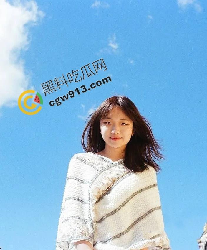 上海财经大学嫩妹黄玉凤: 金主爸爸的掌上明珠or富二代的新欢女主角,她究竟有何魅力?-3