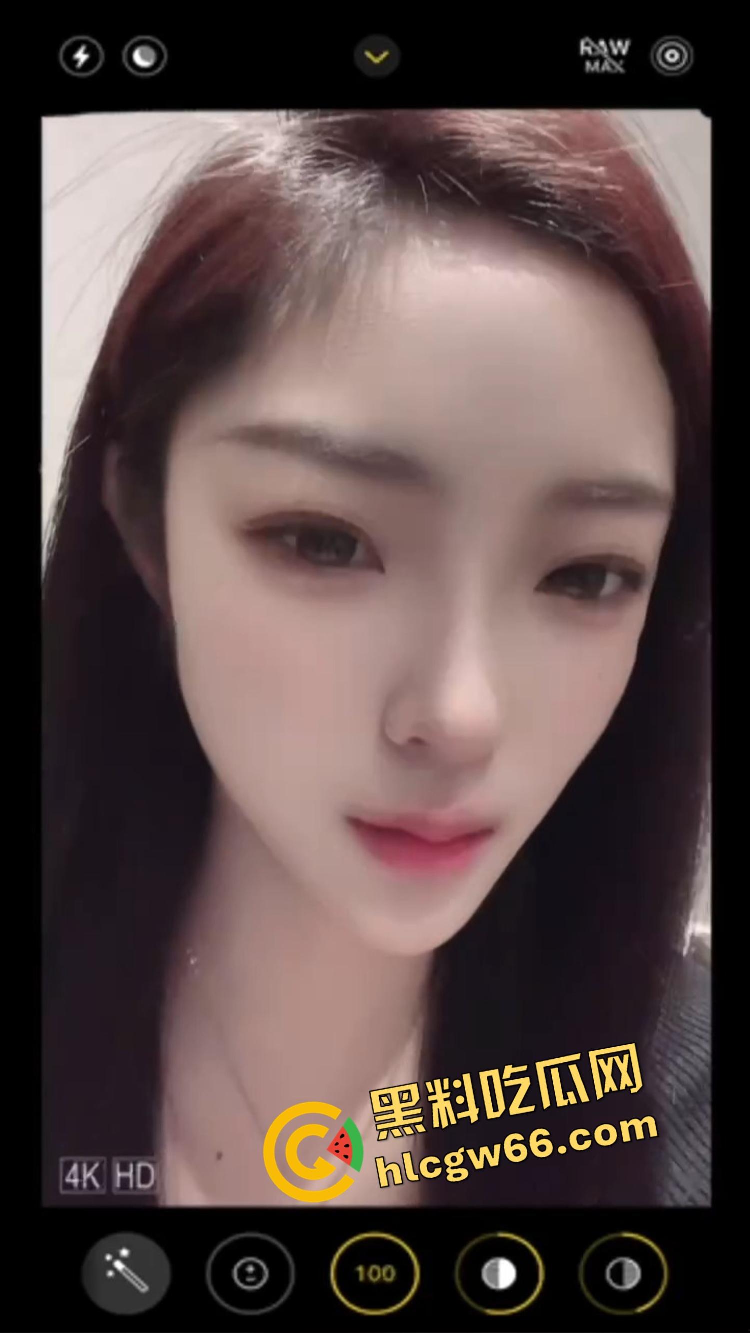 厦门老哥调教爱宠如母狗!街头穿情趣装趴地学狗叫,进男厕舔小便池,一边舔着还一脸享受!-2