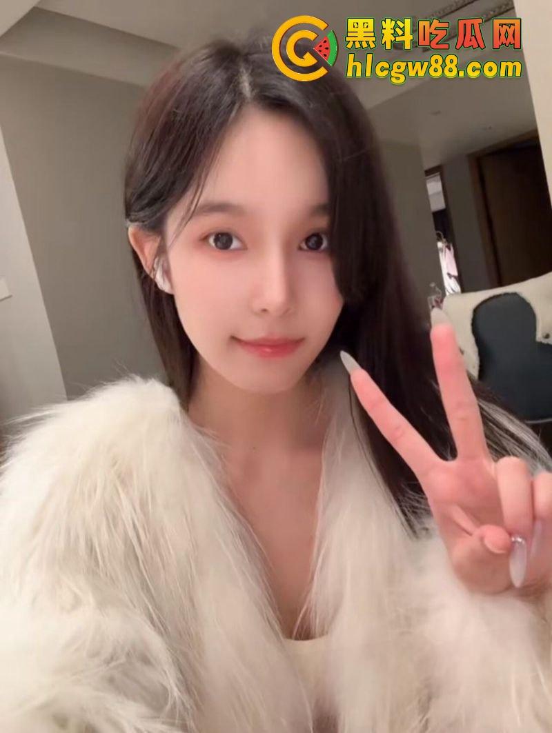 合肥美院音乐系『李木木』背着男友约炮，男友还舔着当女神供奉，发男友性感照却是约炮挨操时随手拍的！-3