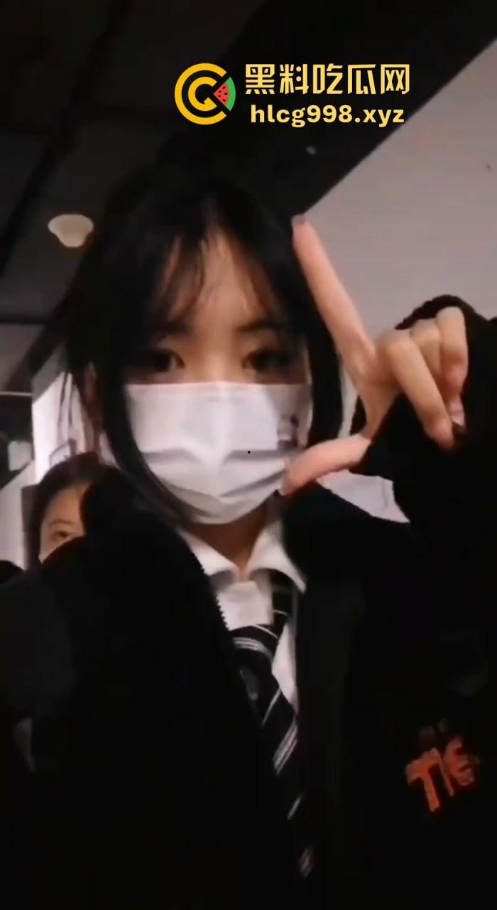 河北美院大一播音『张珊珊』口交视频泄漏！偷吃别人男友被挂校园墙，瓜友围观看看给这口活打个分！-9