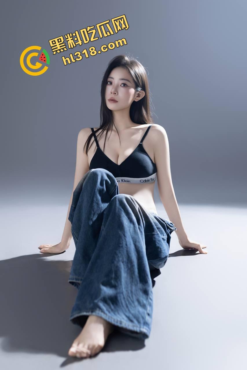 江西女大学生『范乔乔』装纯给爹看，酒店全裸架炮玩肉棒，粉红骚穴被后入到喷水，精液流成小河！-2