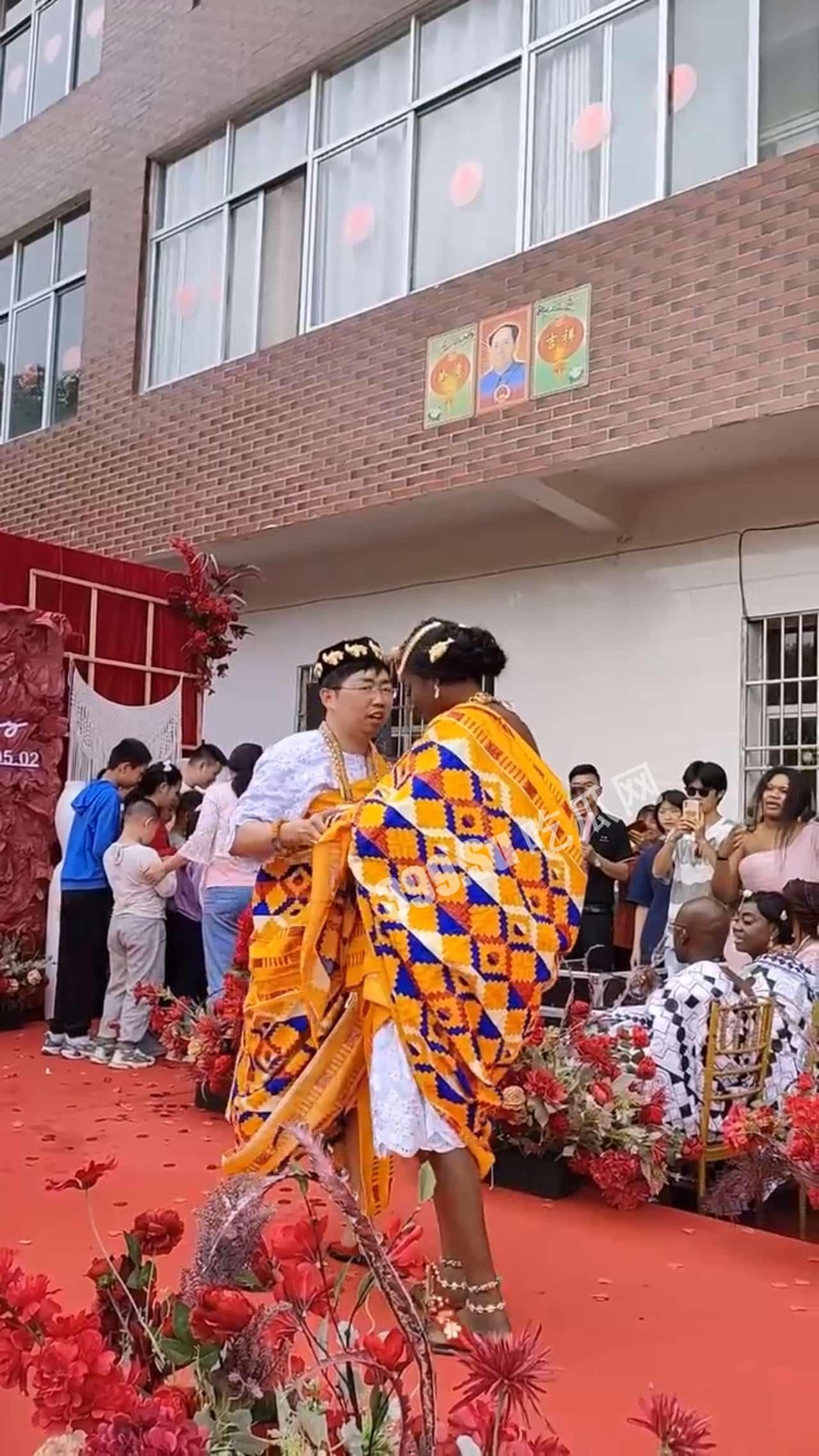 小个男迎娶黑妹  据说女方是科特迪瓦人🇨🇮女方家底十分有钱-5