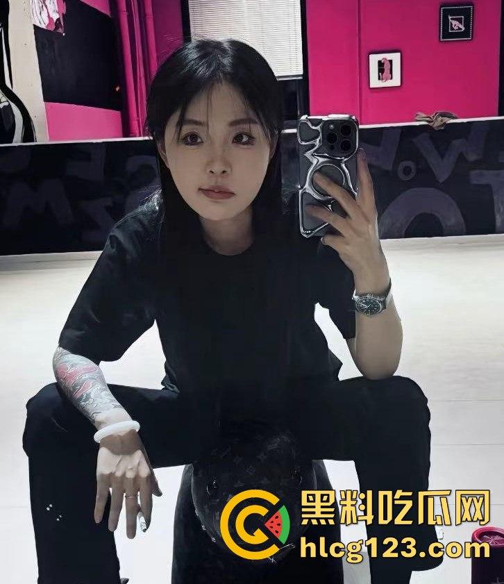 抖音200万粉网红「轩姨」激情视频被前男友曝光！水手服女上位！-12