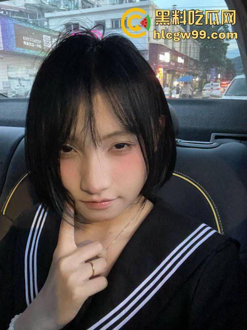 江西短发萌妹【孙怡】私密照疯传，掰穴露骚逼给男友拍，学校学霸家里宝，清纯小处女实际逼都黑了！-1