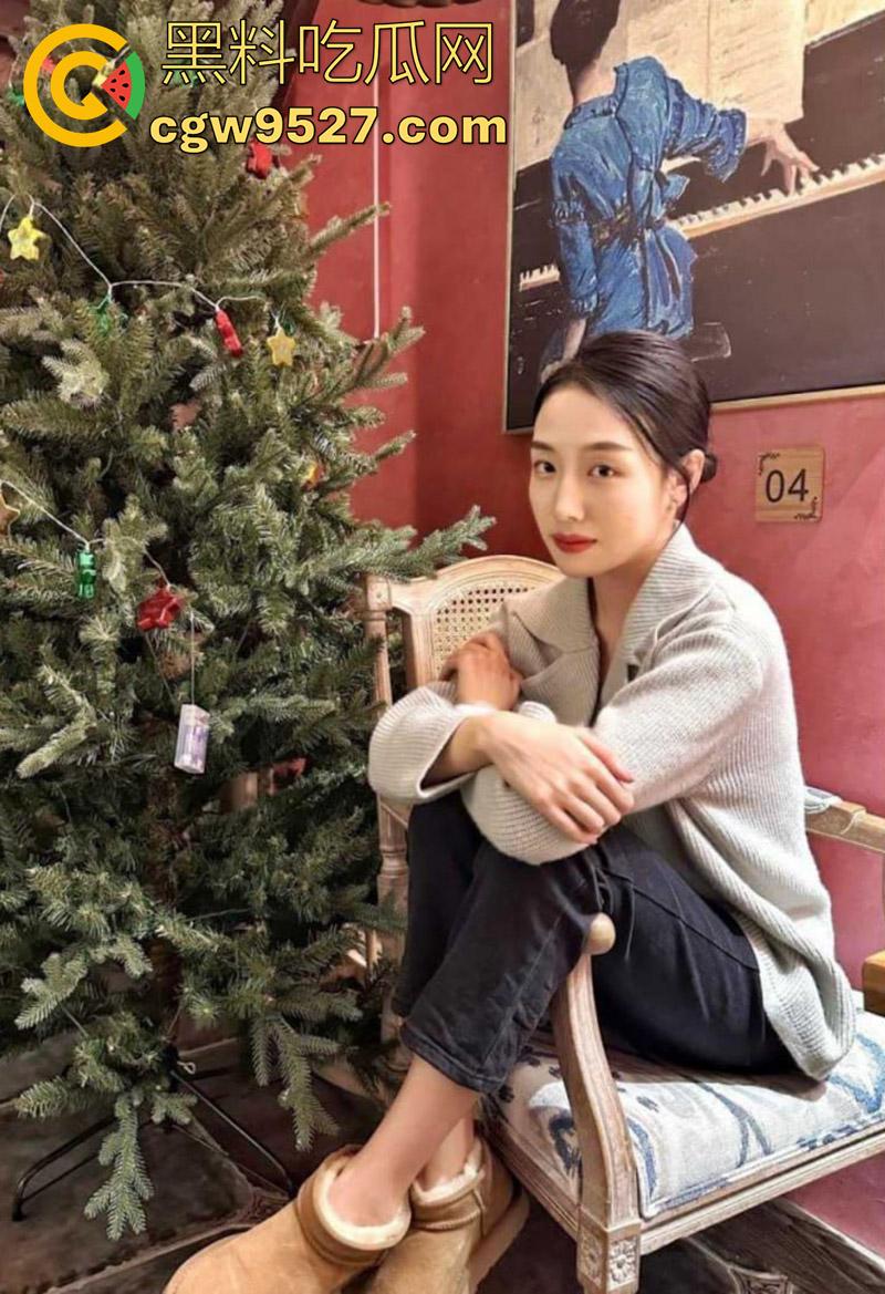 00后英语老师裸贷门事件,来自沈阳的御姐长腿女神,在山东教育机构当老师,为钱裸贷无奈肉偿抵债!-6