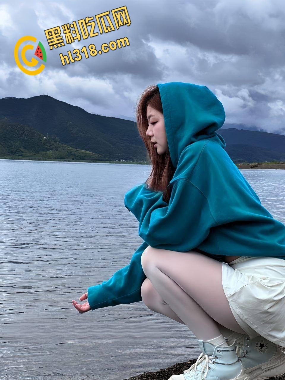 杭州科技大学校花【怡宝宝吖】，宿舍自慰直播，清纯少女宿舍抠穴浪翻天，手指沾满蜜汁放入口中销魂吮吸 !-3