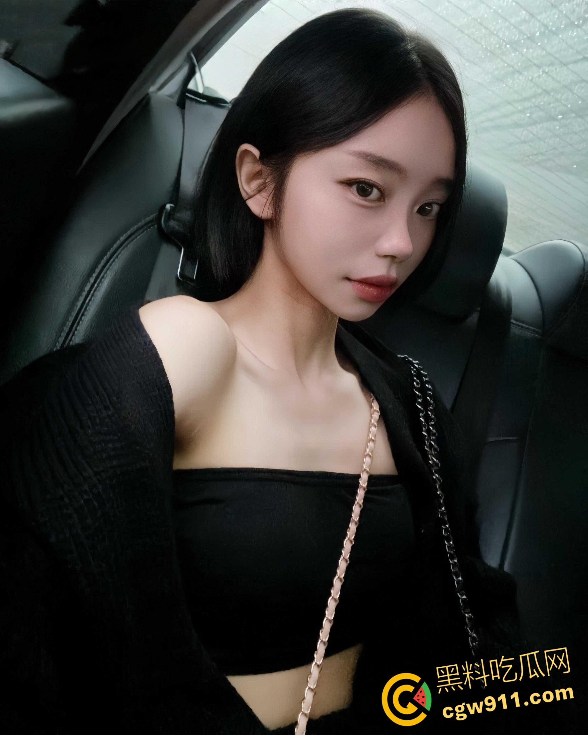 江浙沪假名媛大学生，骚母狗勾搭富二代失败被嘲笑，温泉酒店全裸泳装自拍，扒开珍珠丁字裤骑乘自慰！-1